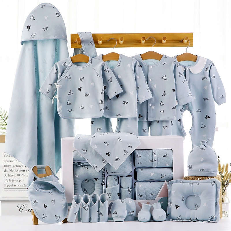 Dernier joli ensemble de vêtements pour bébé avec boîte-cadeau